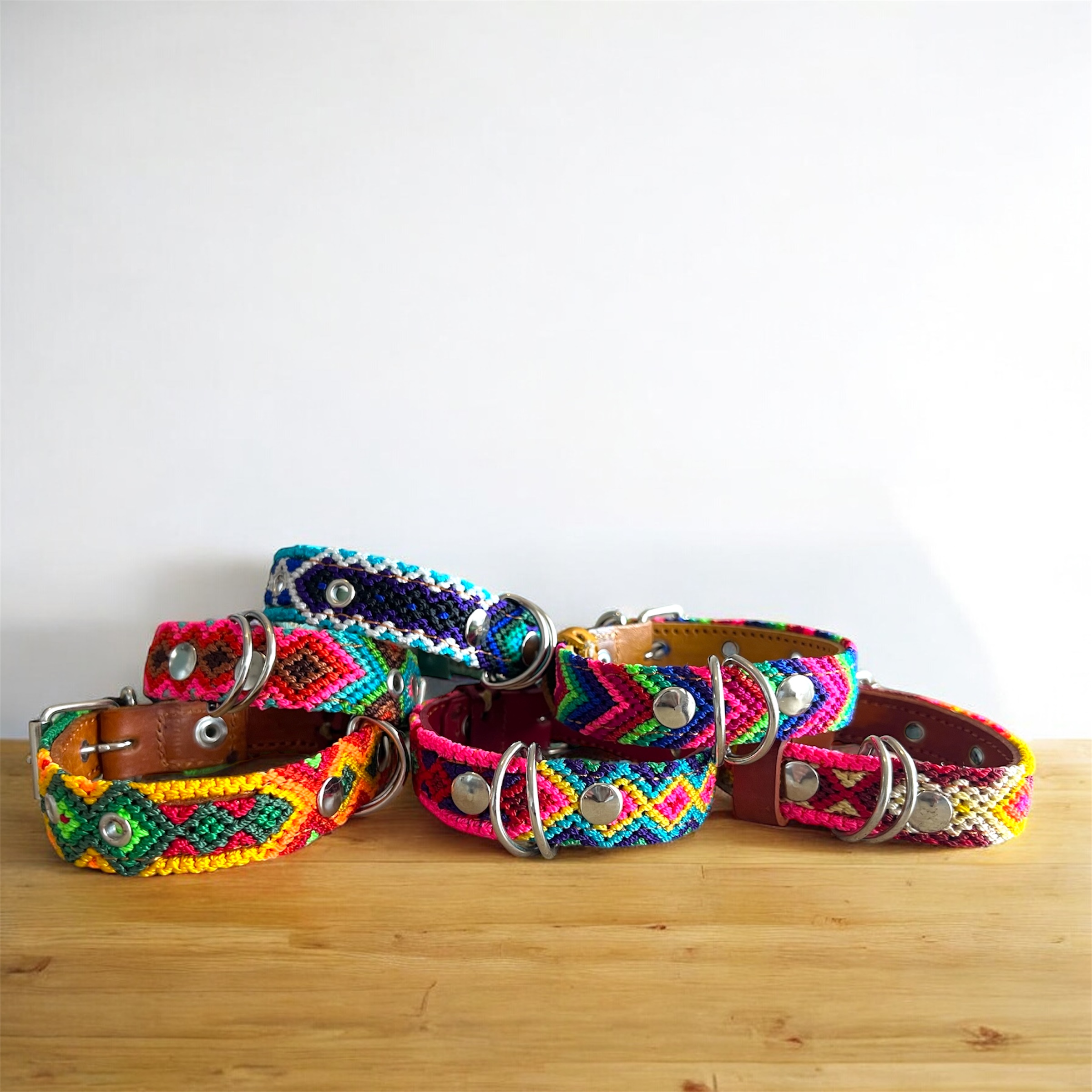 Collier tissé pour chien 25 cm.